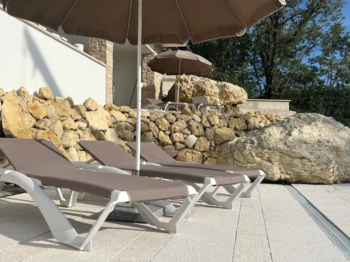 Brisa Wellness Apartments - Clothing Optional, Dfk, Fkk In May, June, September Labin