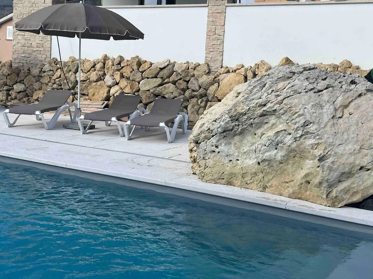 Brisa Wellness Apartments - Clothing Optional, Dfk, Fkk In May, June, September Labin