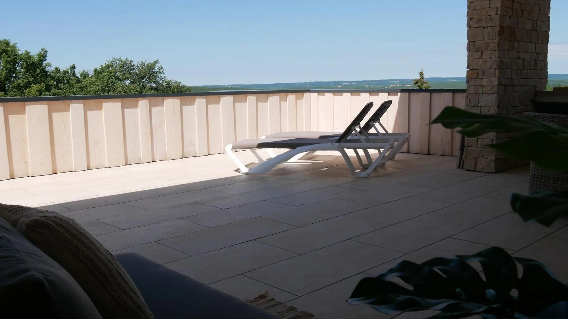 Brisa Wellness Apartments - Clothing Optional, Dfk, Fkk In May, June, September Labin