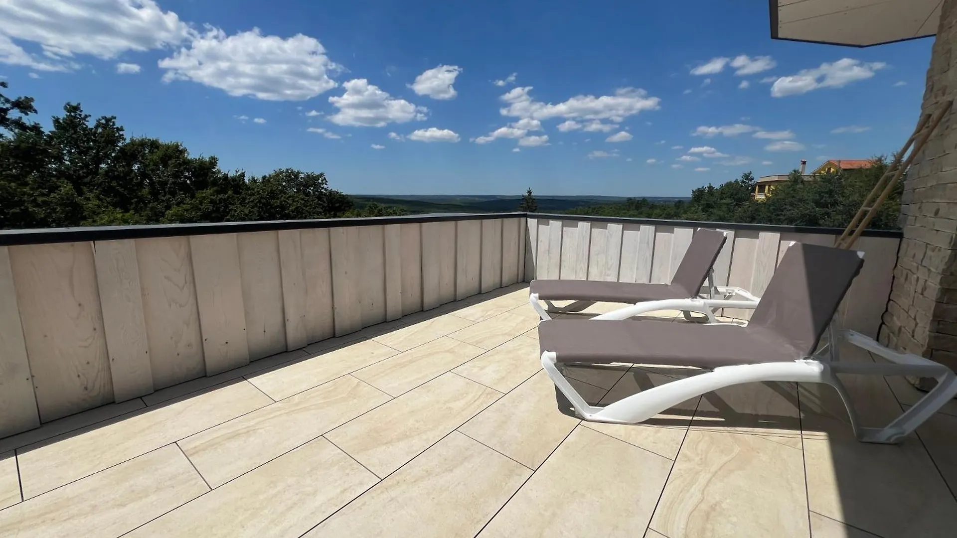 Brisa Wellness Apartments - Clothing Optional, Dfk, Fkk In May, June, September Labin