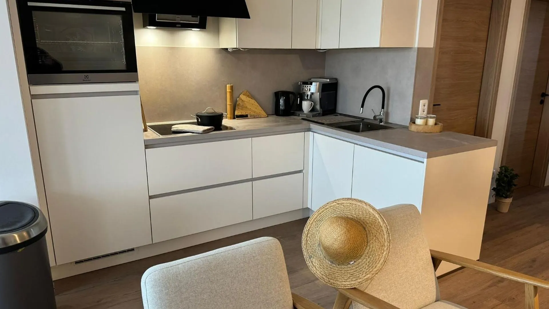 Brisa Wellness Apartments - Clothing Optional, Dfk, Fkk In May, June, September 라빈