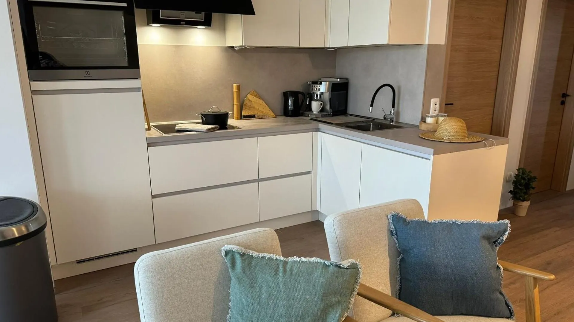 Brisa Wellness Apartments - Clothing Optional, Dfk, Fkk In May, June, September 라빈 크로아티아