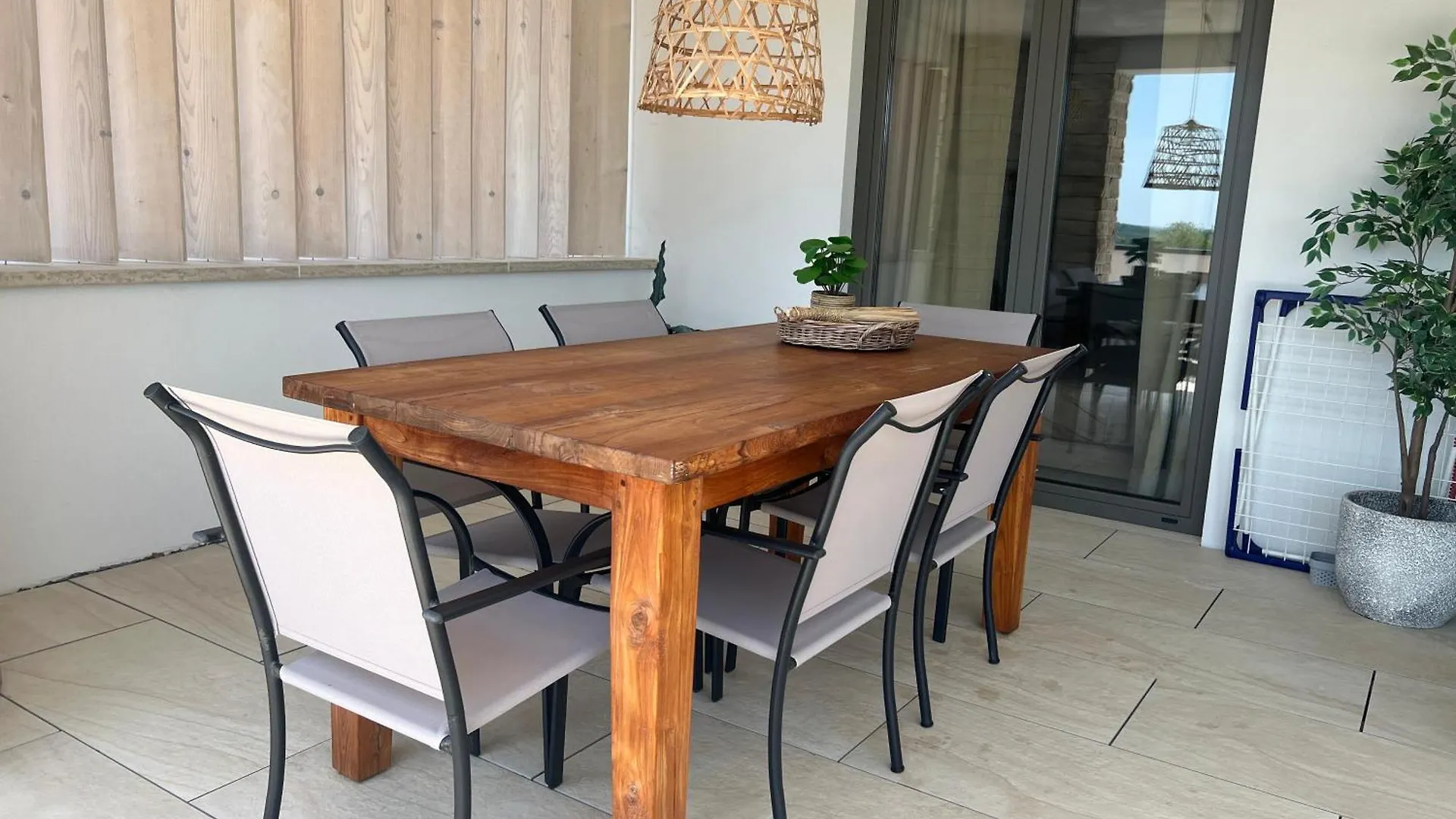 Brisa Wellness Apartments - Clothing Optional, Dfk, Fkk In May, June, September Labin